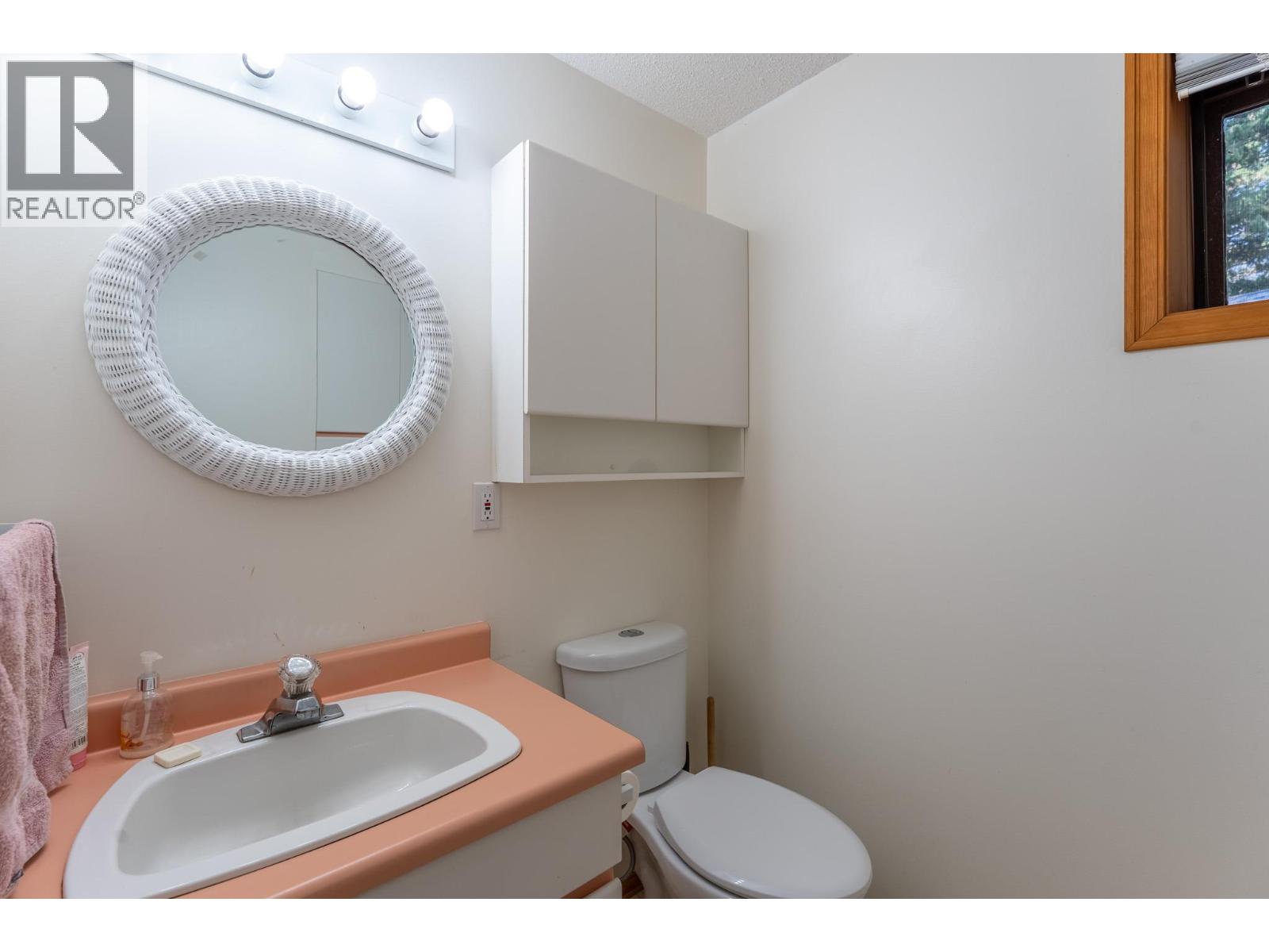 6474 Sierra Drive, Kelowna, British Columbia  V1P 1A4 - Photo 25 - 10398605