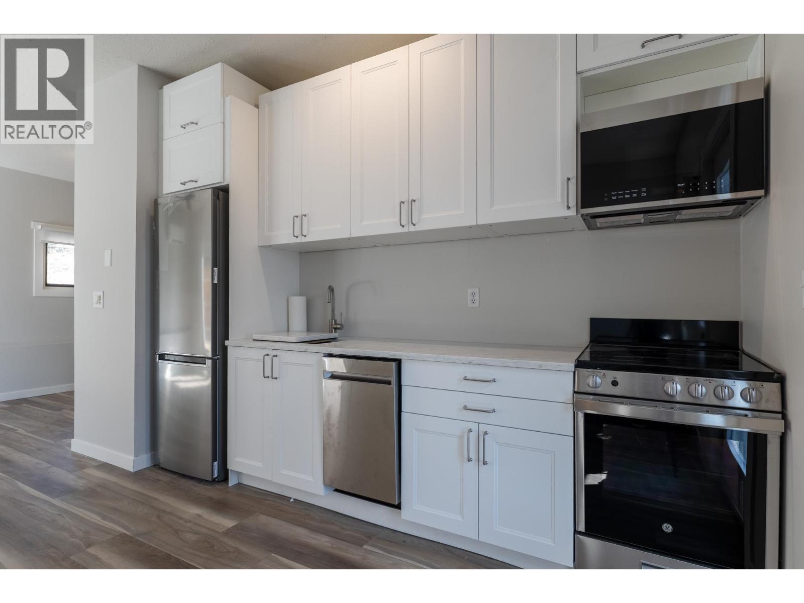 6474 Sierra Drive, Kelowna, British Columbia  V1P 1A4 - Photo 27 - 10398605