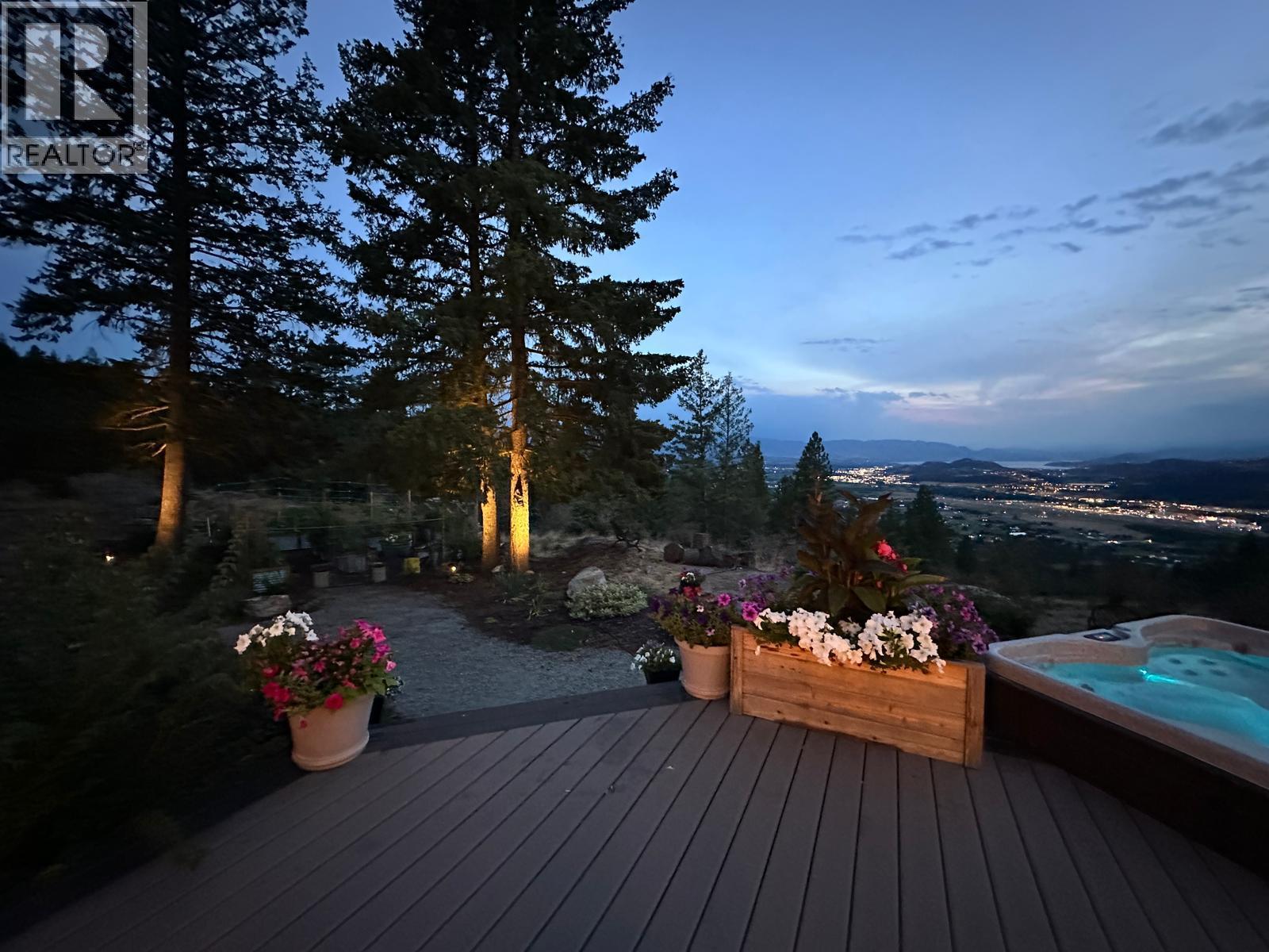 6474 Sierra Drive, Kelowna, British Columbia  V1P 1A4 - Photo 3 - 10398605