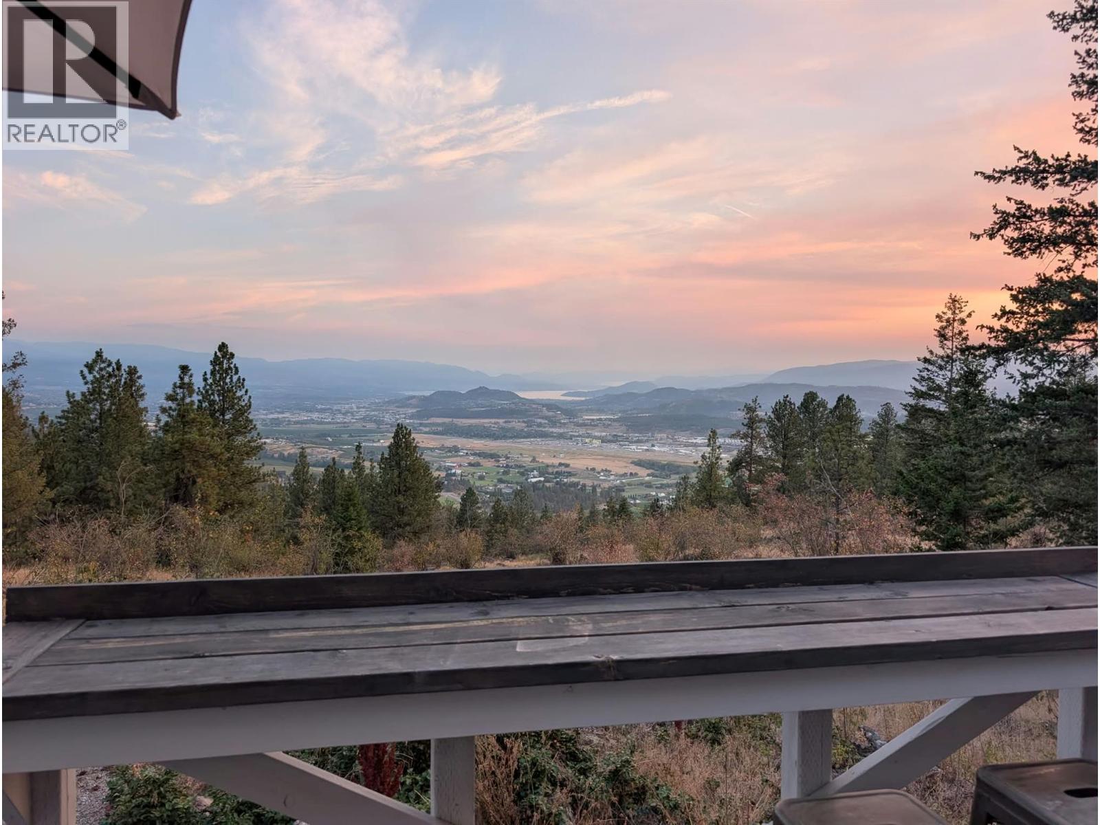 6474 Sierra Drive, Kelowna, British Columbia  V1P 1A4 - Photo 4 - 10398605