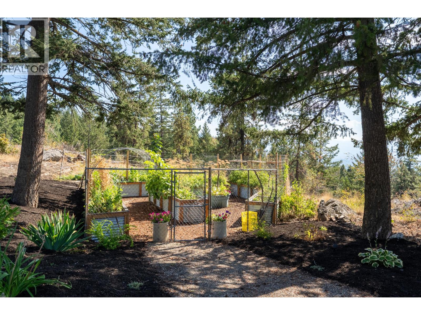 6474 Sierra Drive, Kelowna, British Columbia  V1P 1A4 - Photo 45 - 10398605