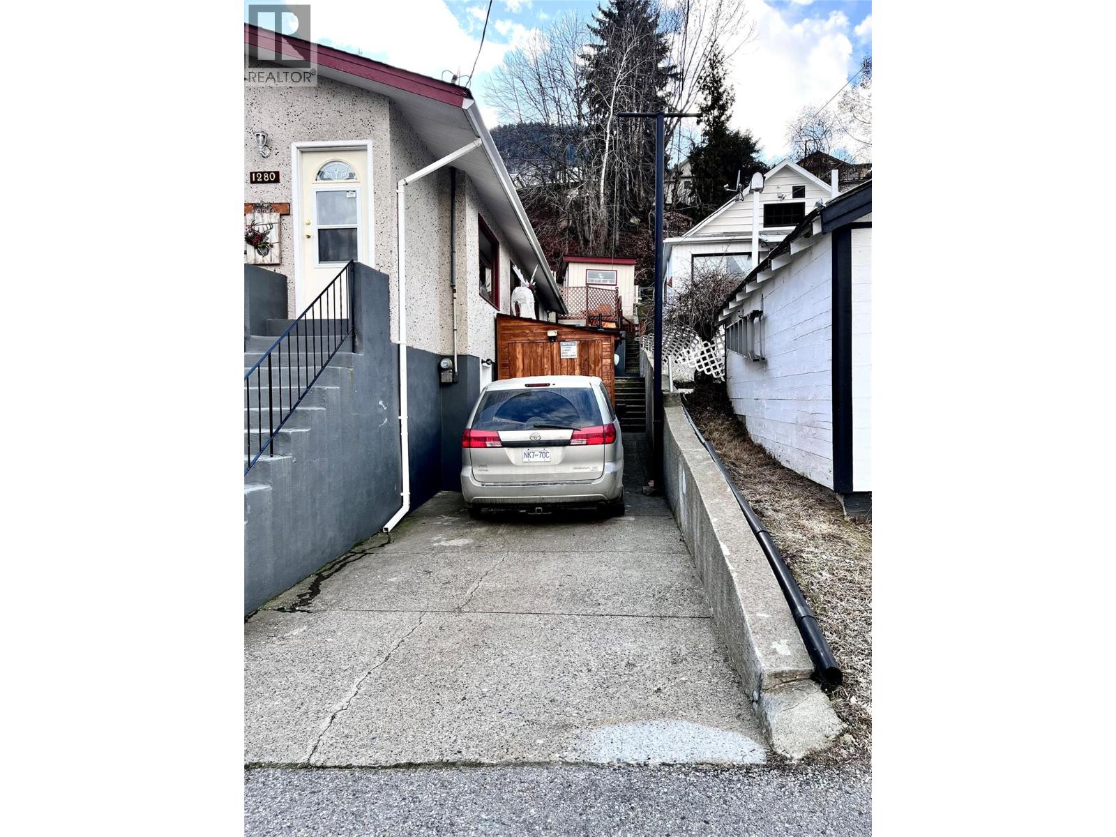 1280 Green Avenue, Trail, British Columbia  V1R 4K1 - Photo 2 - 10330192