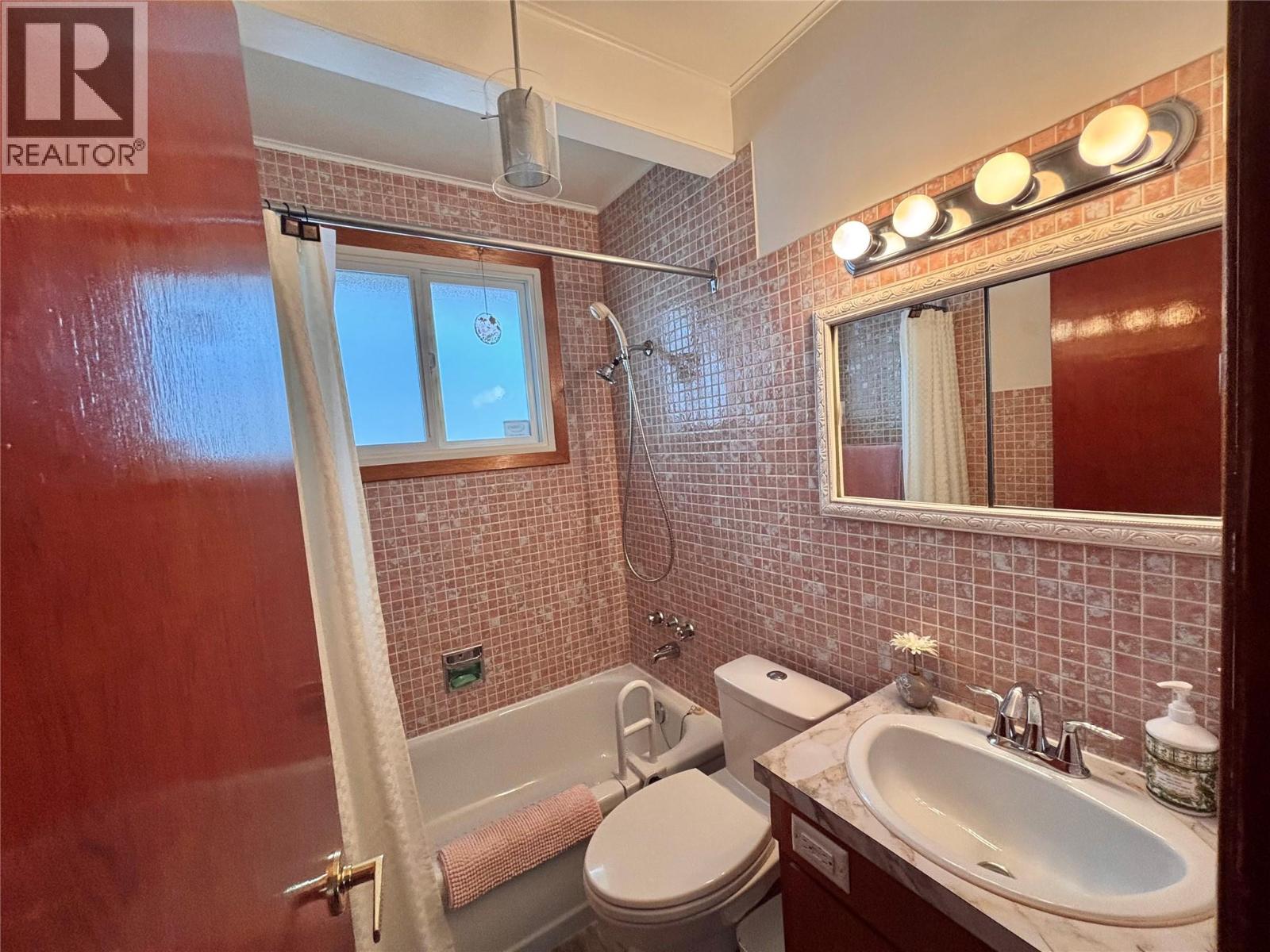 1280 Green Avenue, Trail, British Columbia  V1R 4K1 - Photo 24 - 10330192