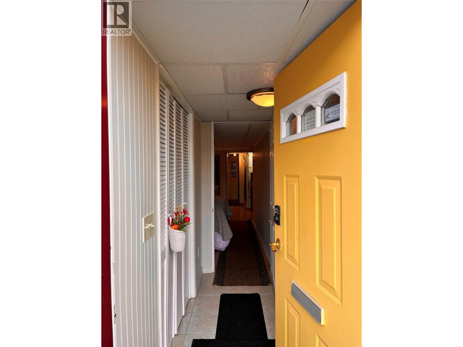 1280 Green Avenue, Trail, British Columbia  V1R 4K1 - Photo 3 - 10330192