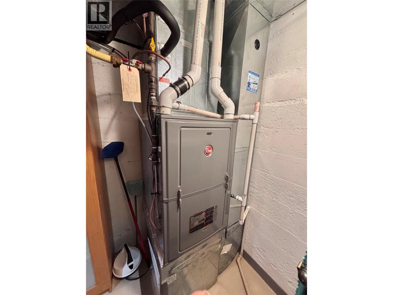 1280 Green Avenue, Trail, British Columbia  V1R 4K1 - Photo 32 - 10330192
