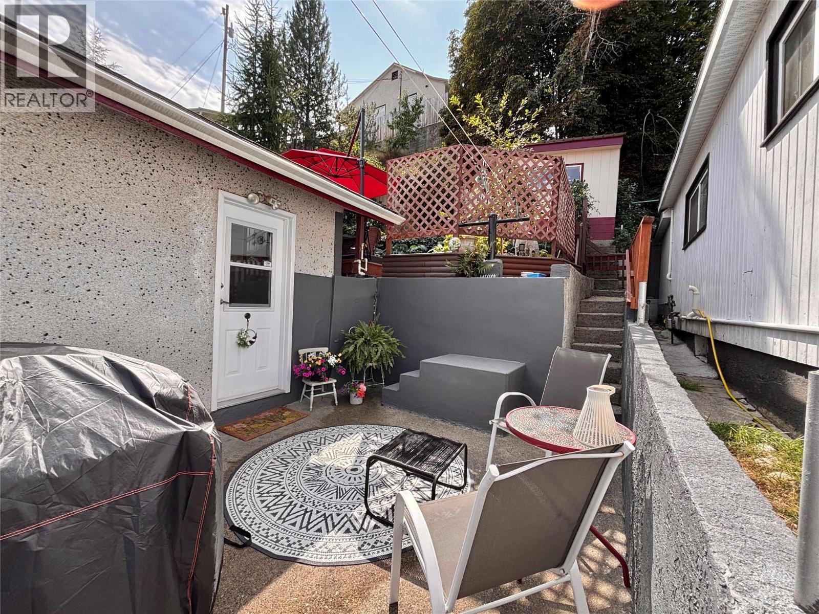 1280 Green Avenue, Trail, British Columbia  V1R 4K1 - Photo 8 - 10330192