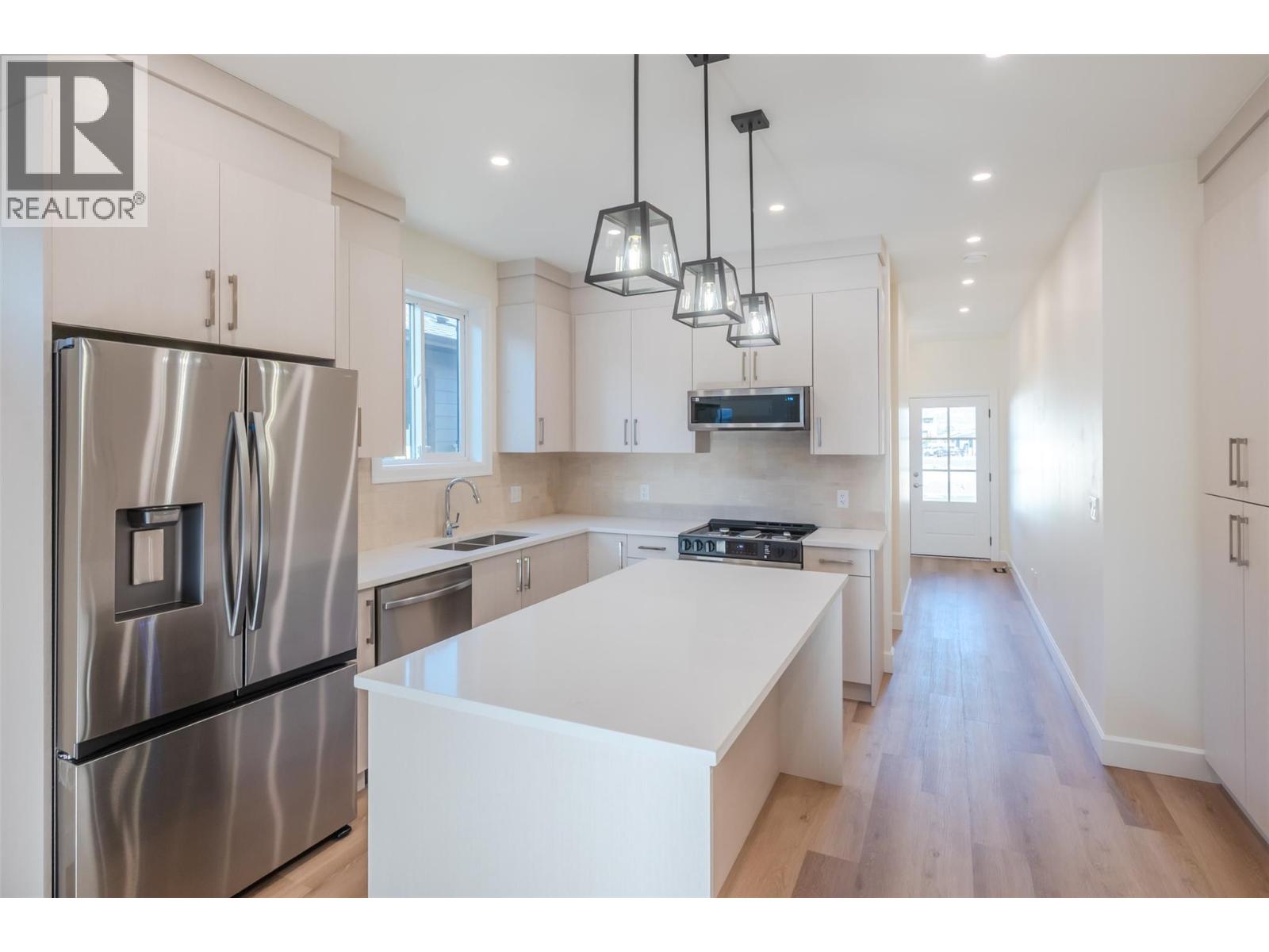 243 Bentgrass Avenue, Oliver, British Columbia  V0H 1T3 - Photo 4 - 10399557