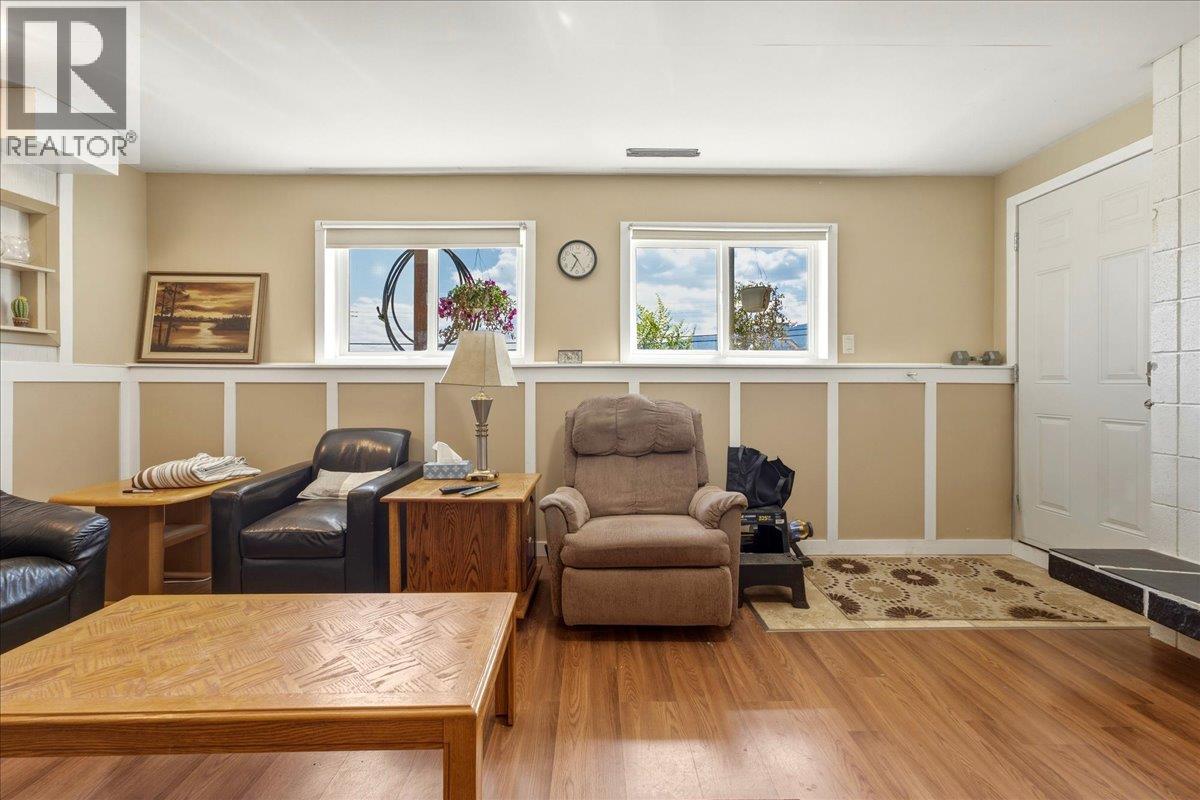 8404 Lakeview Drive, Coldstream, British Columbia  V1B 1W3 - Photo 30 - 10399482