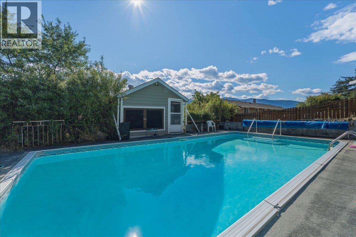 8404 Lakeview Drive, Coldstream, British Columbia  V1B 1W3 - Photo 40 - 10399482