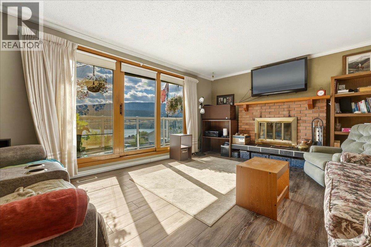 8404 Lakeview Drive, Coldstream, British Columbia  V1B 1W3 - Photo 7 - 10399482