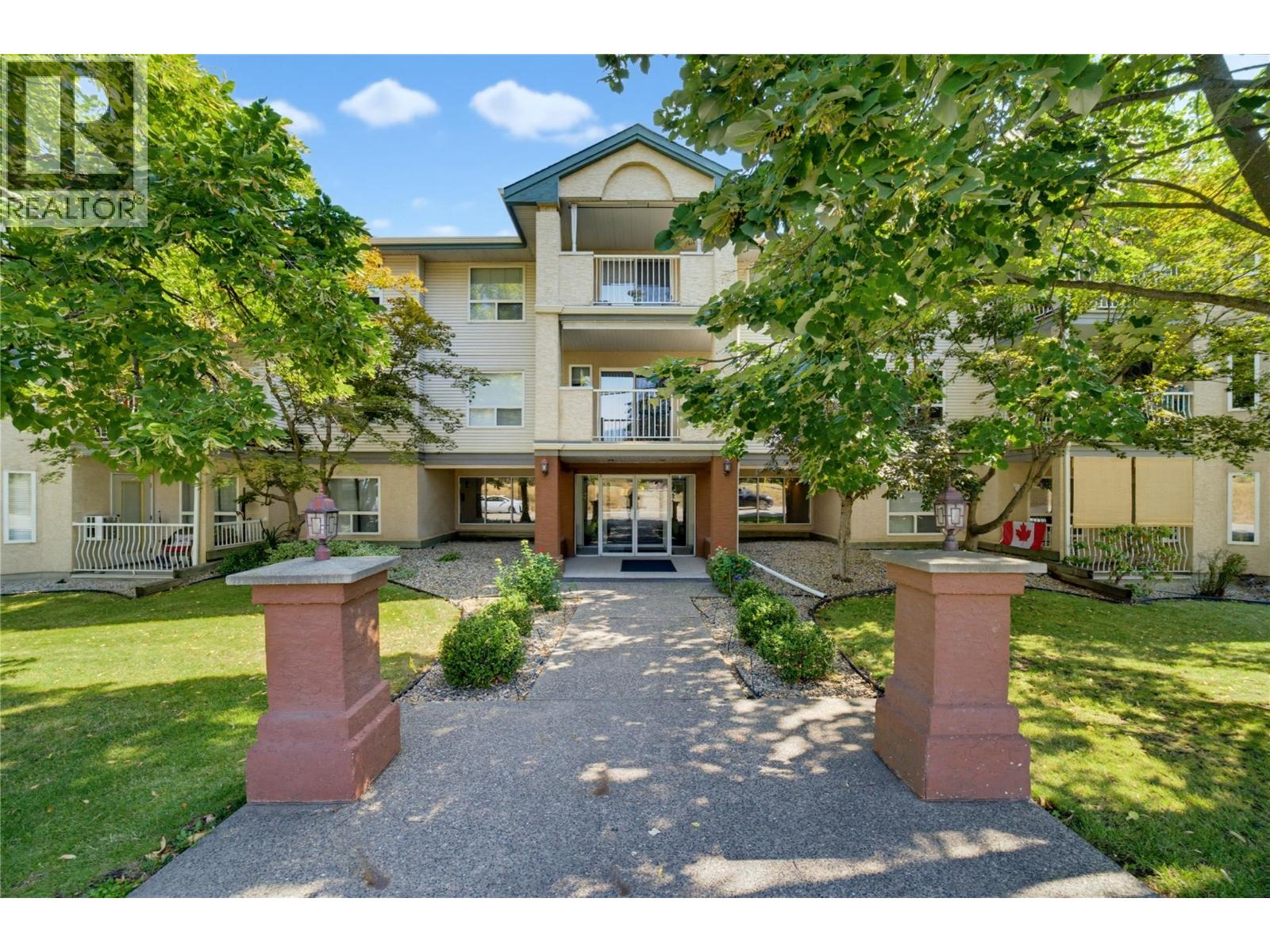 250 5 Street Se Unit# 111, Salmon Arm, British Columbia  V1E 1J8 - Photo 1 - 10399556