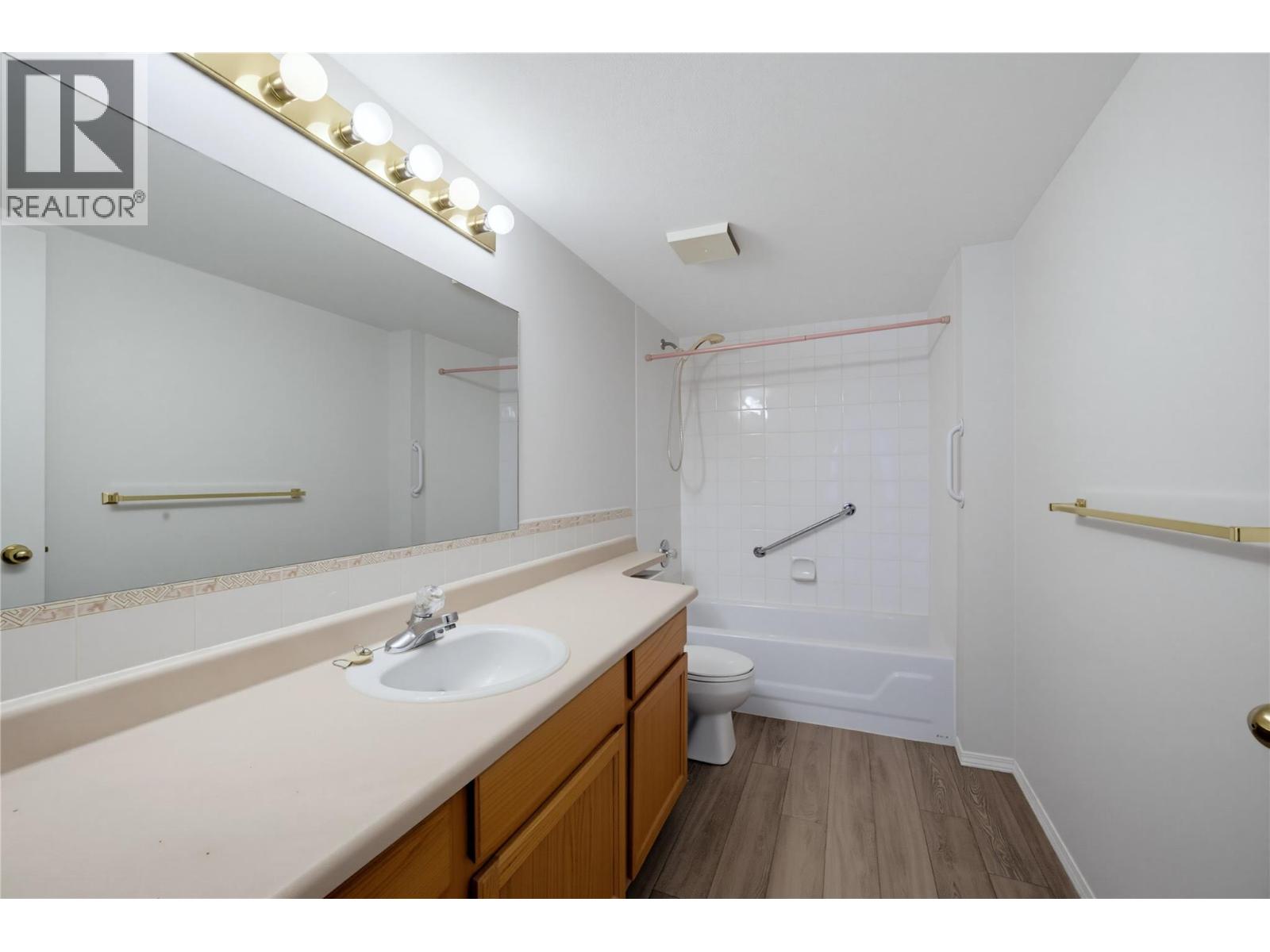 250 5 Street Se Unit# 111, Salmon Arm, British Columbia  V1E 1J8 - Photo 21 - 10399556