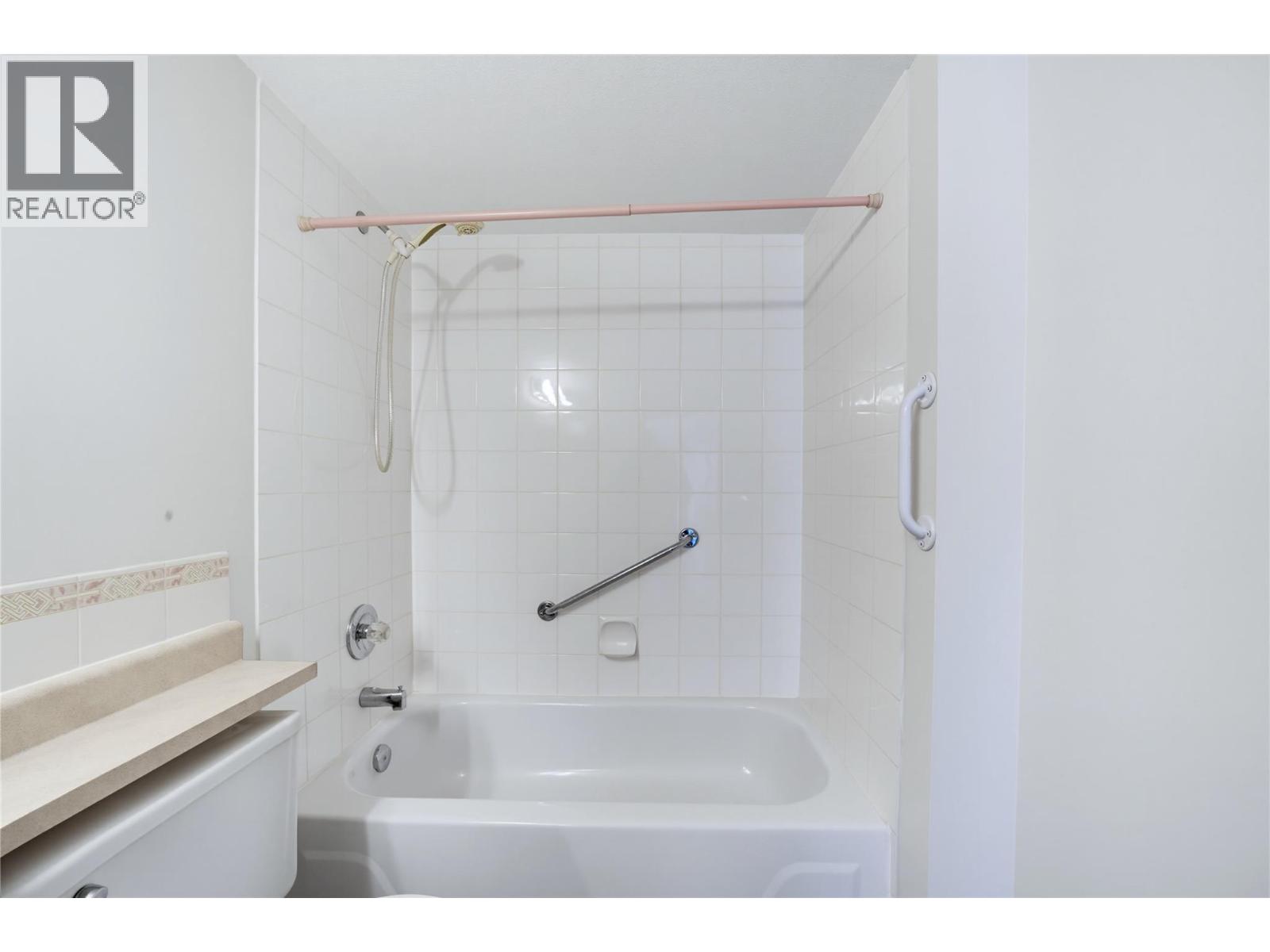 250 5 Street Se Unit# 111, Salmon Arm, British Columbia  V1E 1J8 - Photo 22 - 10399556