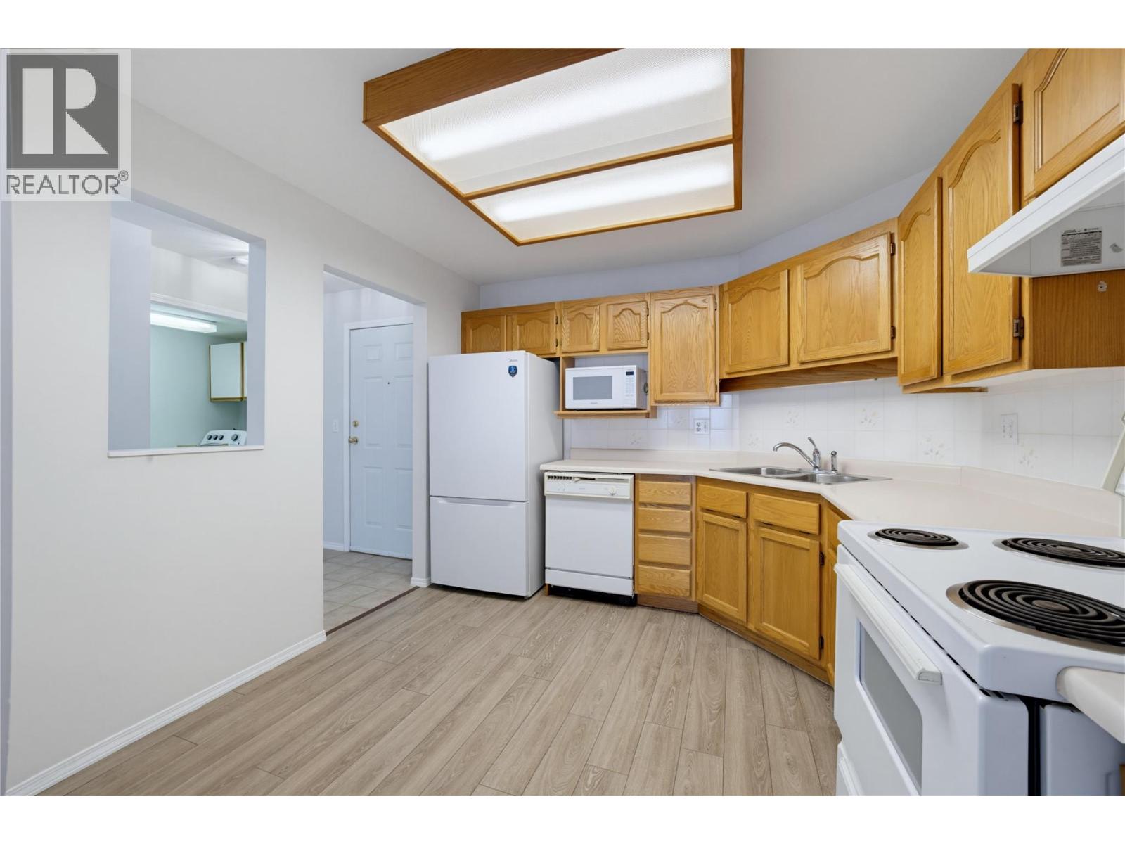 250 5 Street Se Unit# 111, Salmon Arm, British Columbia  V1E 1J8 - Photo 5 - 10399556