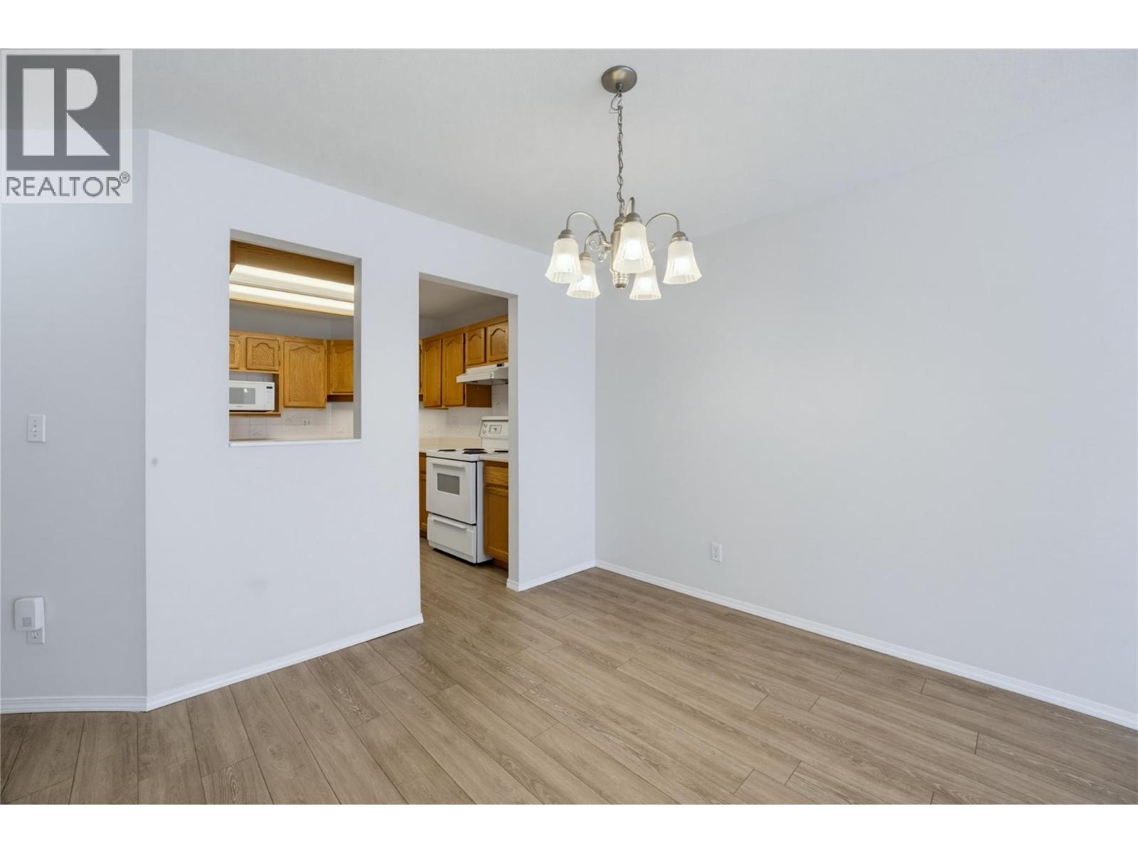 250 5 Street Se Unit# 111, Salmon Arm, British Columbia  V1E 1J8 - Photo 9 - 10399556