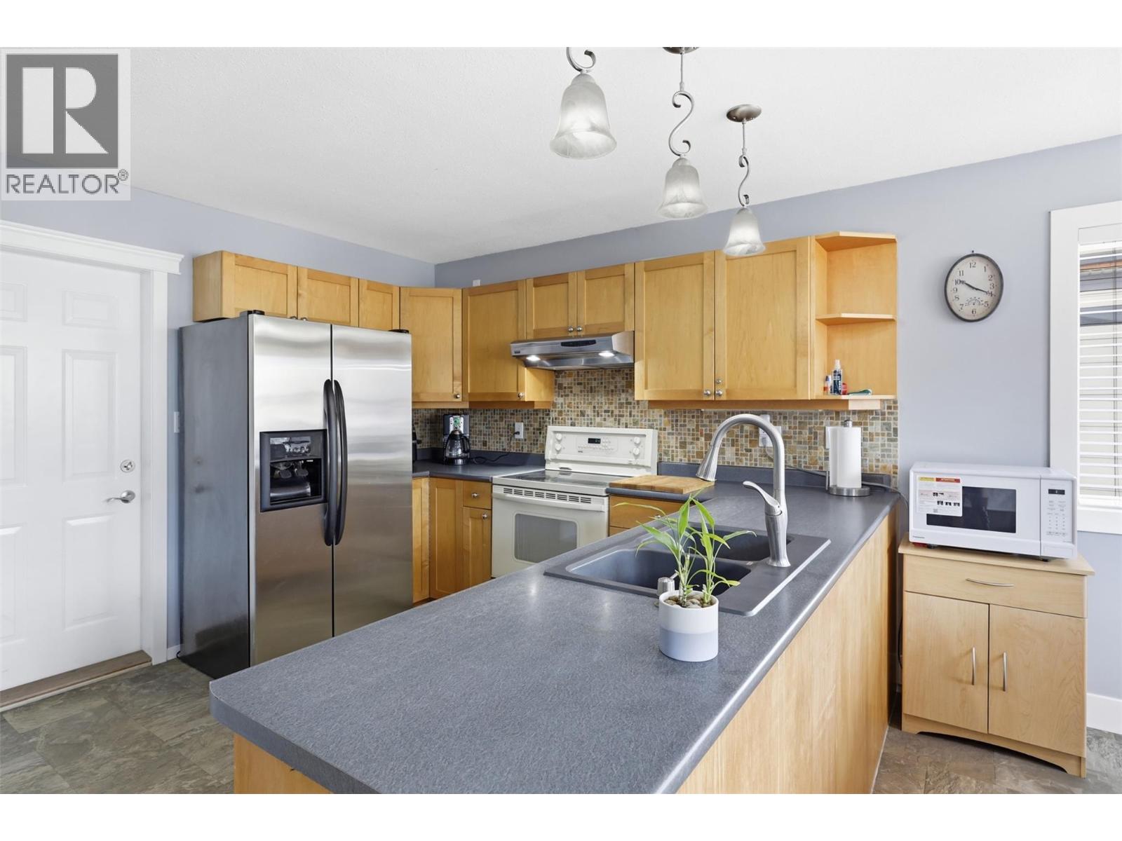 8840 Badger Drive, Kamloops, British Columbia  V2C 6V2 - Photo 11 - 10399531