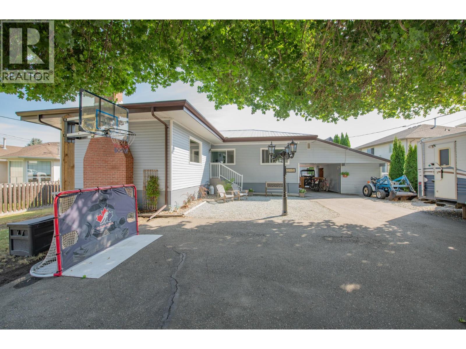 106 West Enderby Road, Enderby, British Columbia  V0E 1V1 - Photo 3 - 10399405