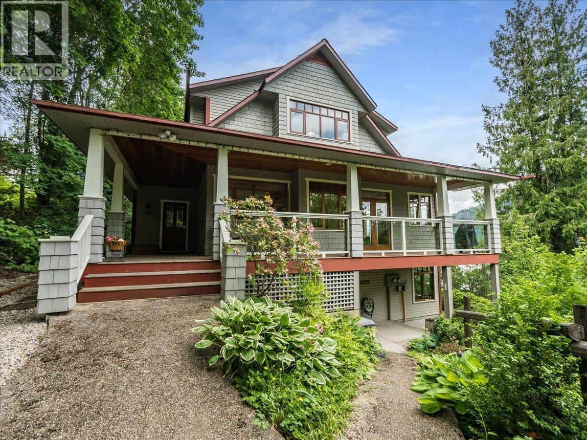 711 Regent Street, Nelson, British Columbia  V1L 5W5 - Photo 1 - 10399514