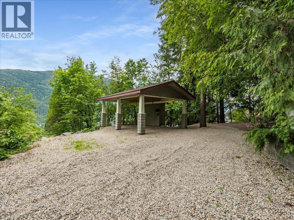 711 Regent Street, Nelson, British Columbia  V1L 5W5 - Photo 13 - 10399514