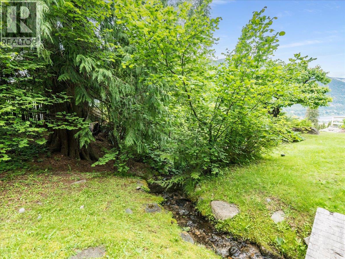 711 Regent Street, Nelson, British Columbia  V1L 5W5 - Photo 16 - 10399514
