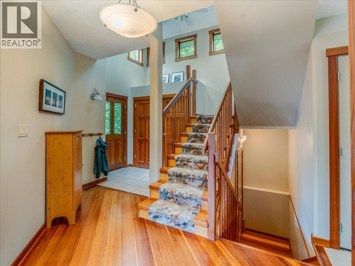 711 Regent Street, Nelson, British Columbia  V1L 5W5 - Photo 23 - 10399514