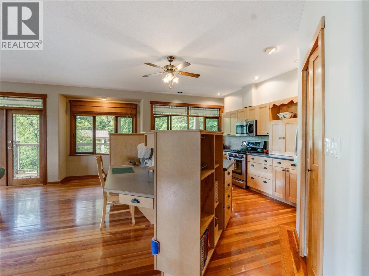 711 Regent Street, Nelson, British Columbia  V1L 5W5 - Photo 26 - 10399514