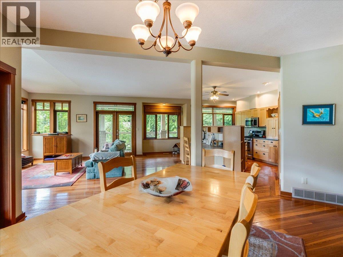 711 Regent Street, Nelson, British Columbia  V1L 5W5 - Photo 32 - 10399514