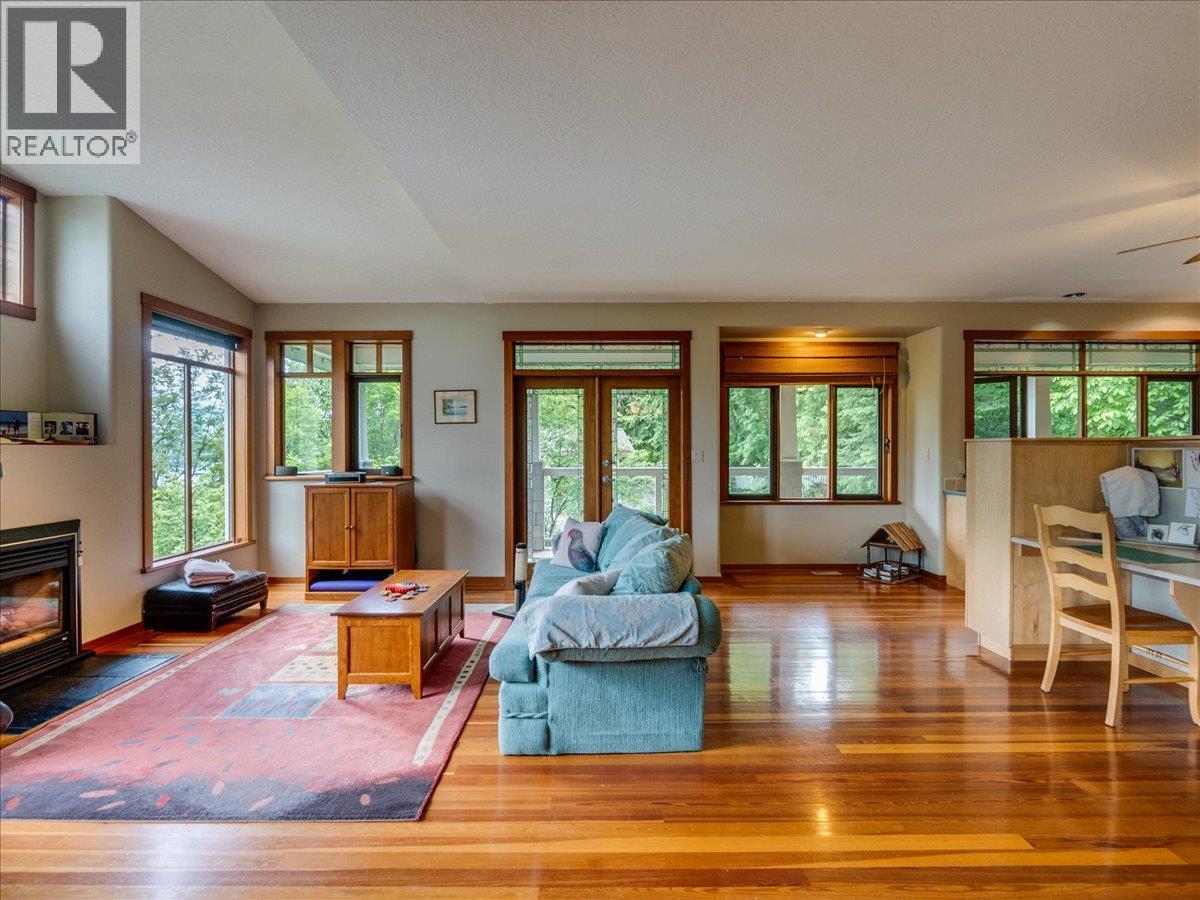 711 Regent Street, Nelson, British Columbia  V1L 5W5 - Photo 33 - 10399514