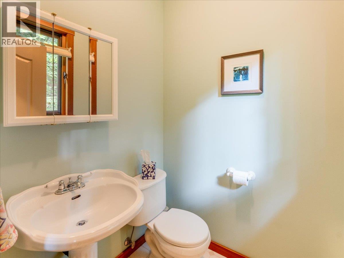 711 Regent Street, Nelson, British Columbia  V1L 5W5 - Photo 41 - 10399514