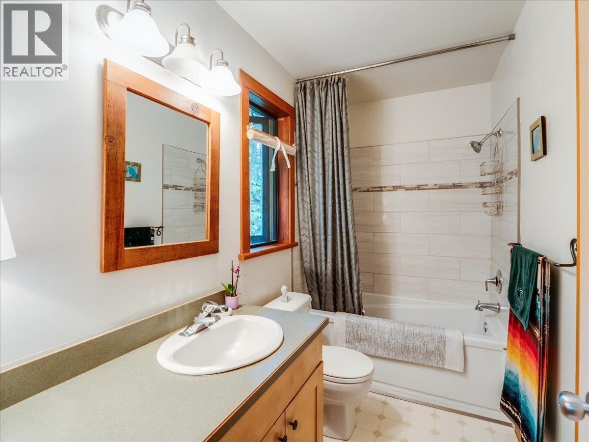 711 Regent Street, Nelson, British Columbia  V1L 5W5 - Photo 54 - 10399514