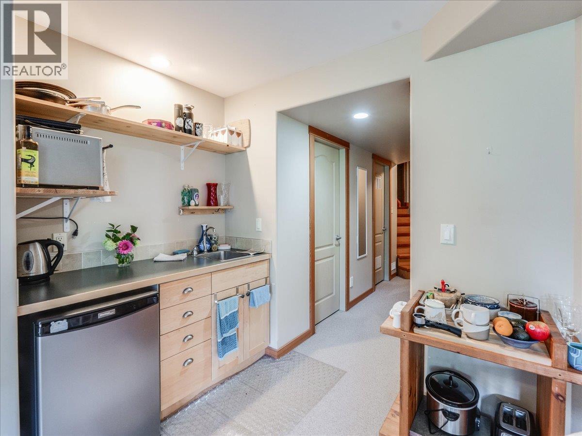 711 Regent Street, Nelson, British Columbia  V1L 5W5 - Photo 59 - 10399514