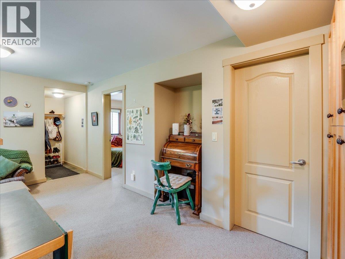 711 Regent Street, Nelson, British Columbia  V1L 5W5 - Photo 69 - 10399514