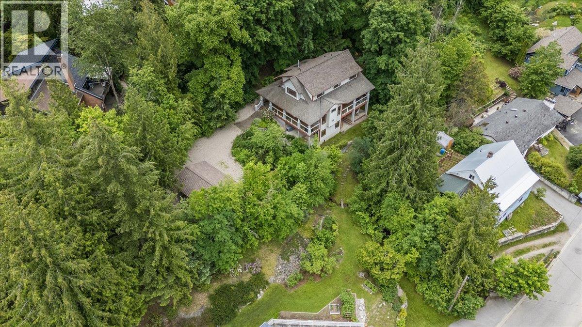 711 Regent Street, Nelson, British Columbia  V1L 5W5 - Photo 8 - 10399514
