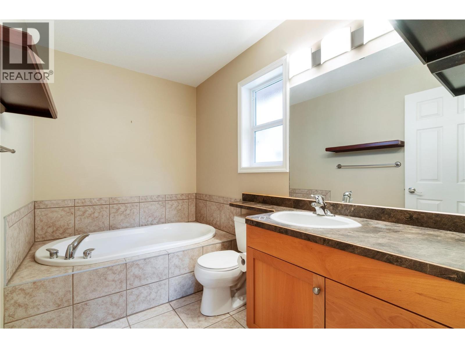 831 37 Street Se, Salmon Arm, British Columbia  V1E 3M2 - Photo 19 - 10399399