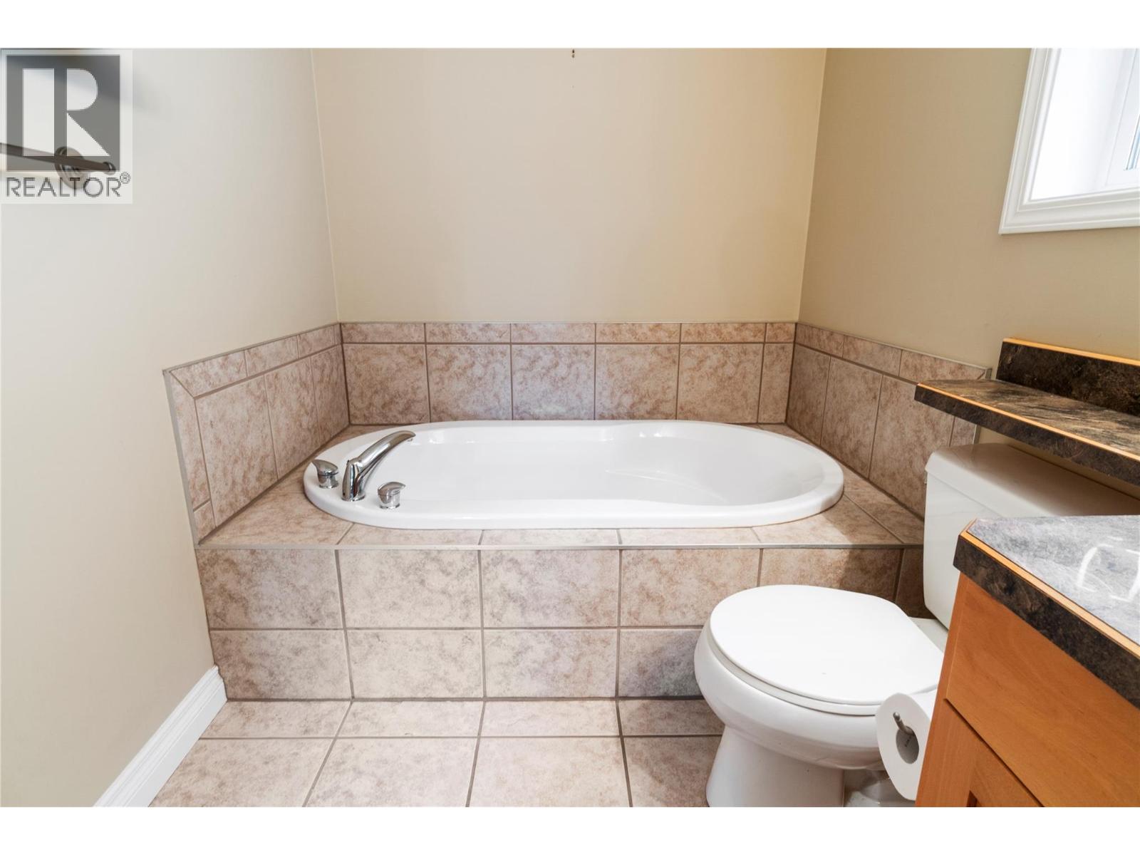 831 37 Street Se, Salmon Arm, British Columbia  V1E 3M2 - Photo 20 - 10399399