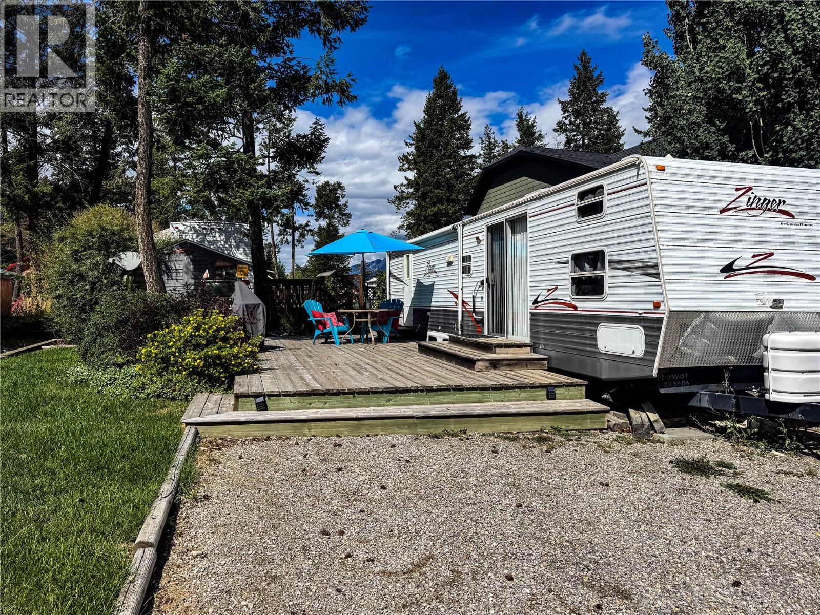 4868 Riverview Drive Unit# Lot 116, Edgewater, British Columbia  V0A 1E0 - Photo 1 - 10399014
