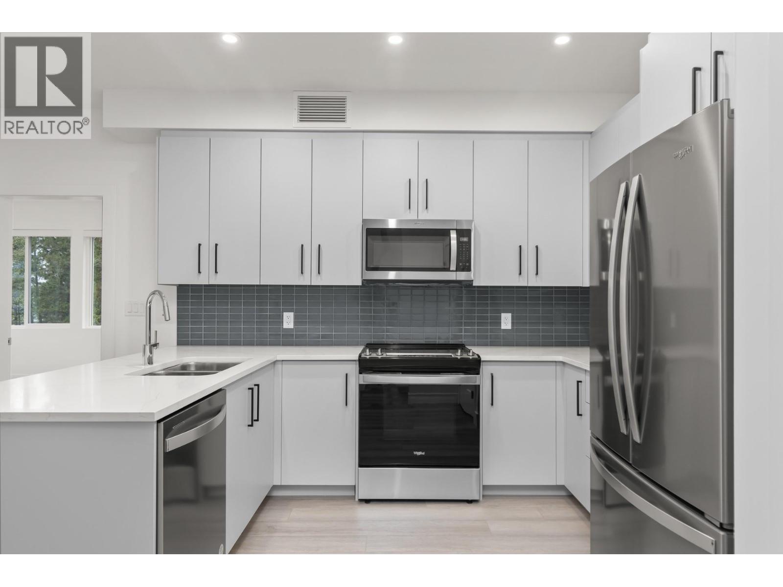 3434 Mckinley Beach Drive Unit# 209, Kelowna, British Columbia  V1V 0H3 - Photo 6 - 10399452