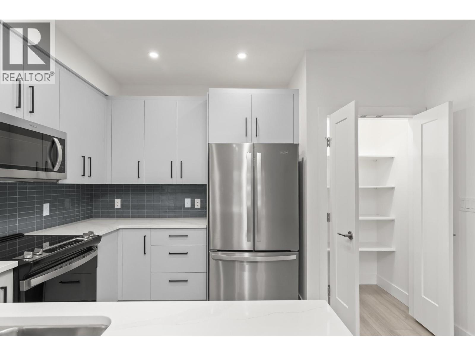 3434 Mckinley Beach Drive Unit# 209, Kelowna, British Columbia  V1V 0H3 - Photo 8 - 10399452