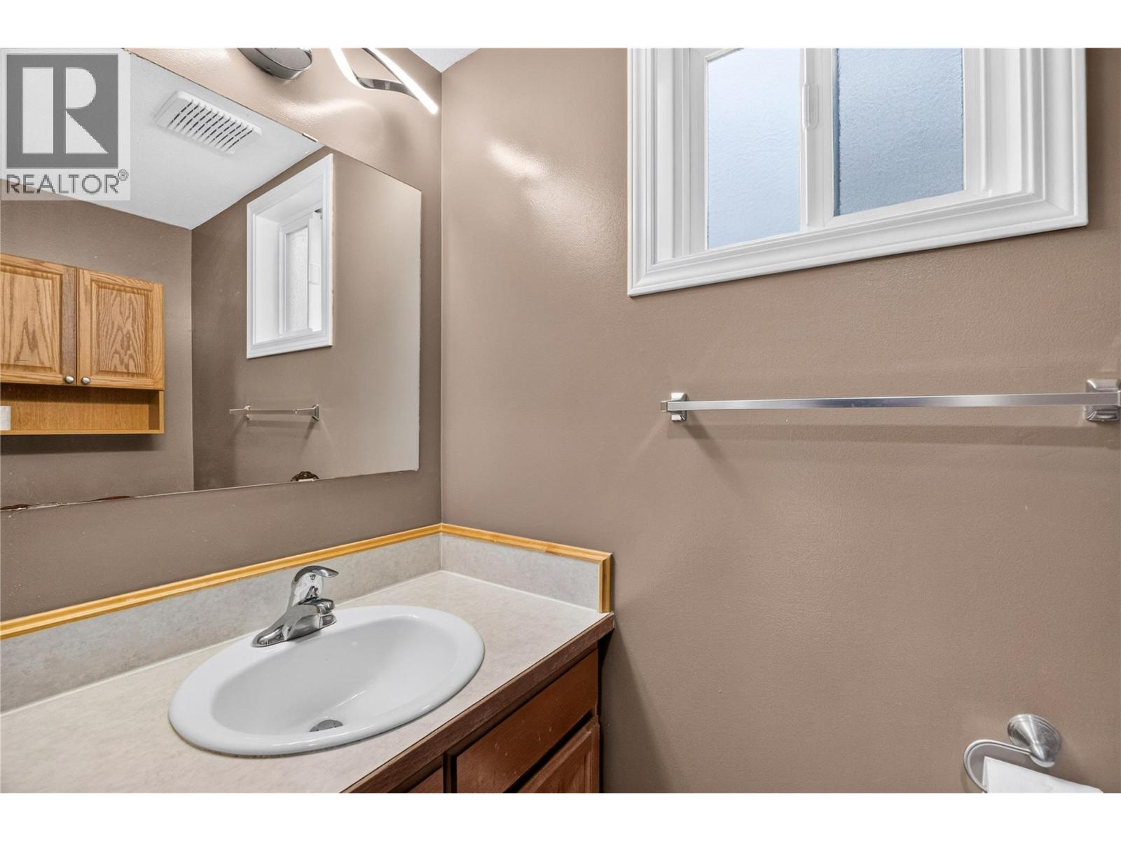 460 Rene Avenue Unit# 101, Penticton, British Columbia  V2A 7M2 - Photo 11 - 10399324