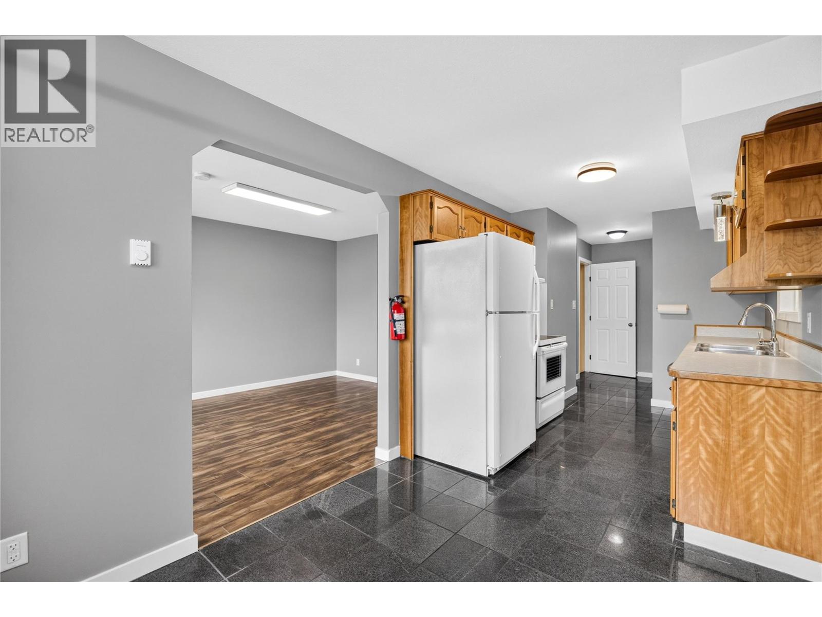 460 Rene Avenue Unit# 101, Penticton, British Columbia  V2A 7M2 - Photo 5 - 10399324
