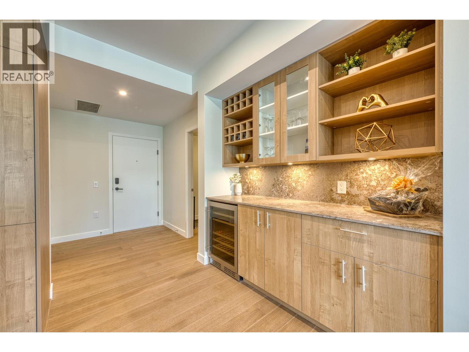 9652 Benchland Drive Unit# 306, Lake Country, British Columbia  V4V 0C4 - Photo 4 - 10399258
