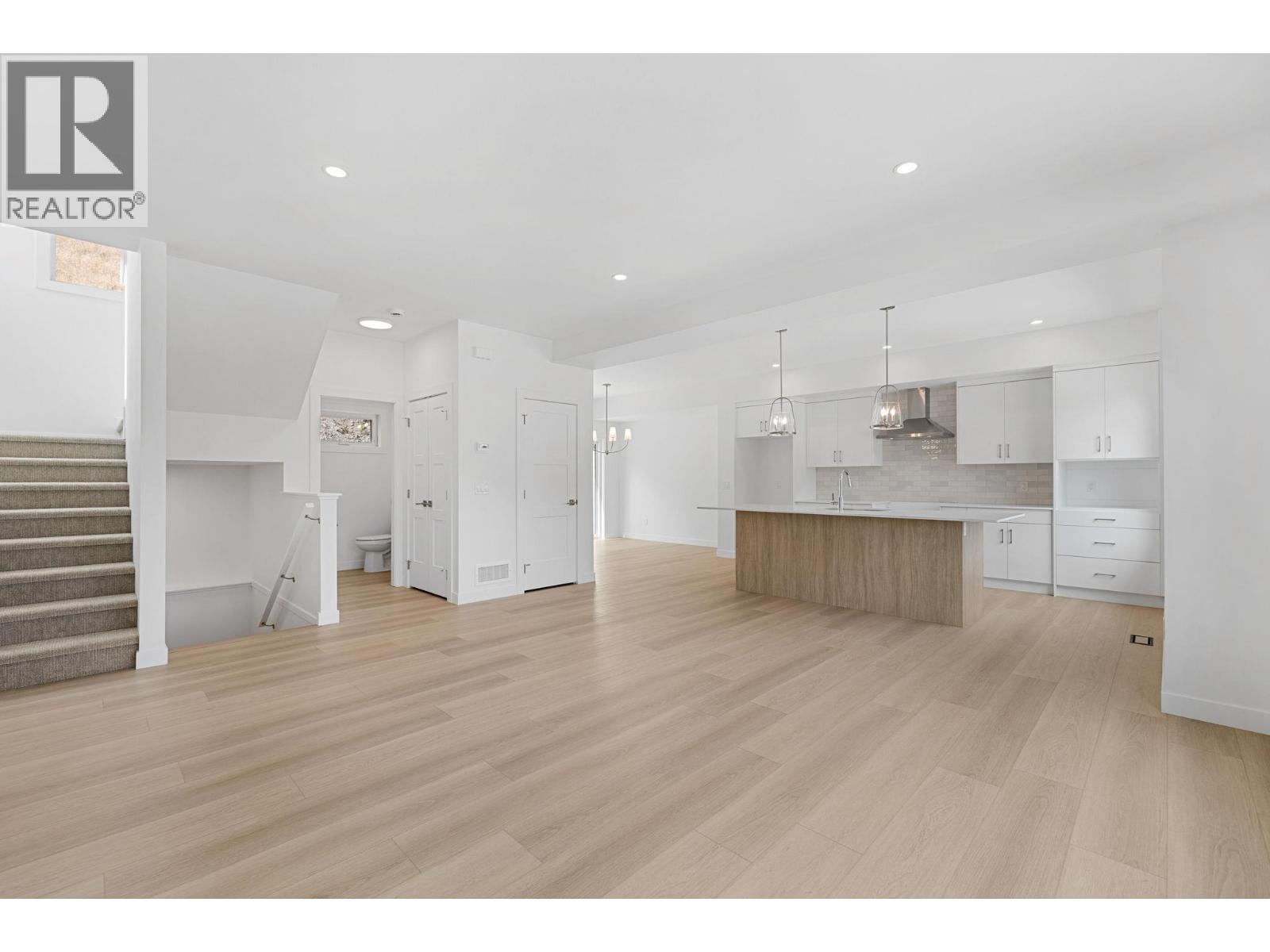 434 Arrowleaf Rise, Coldstream, British Columbia  V1B 2M4 - Photo 12 - 10399516