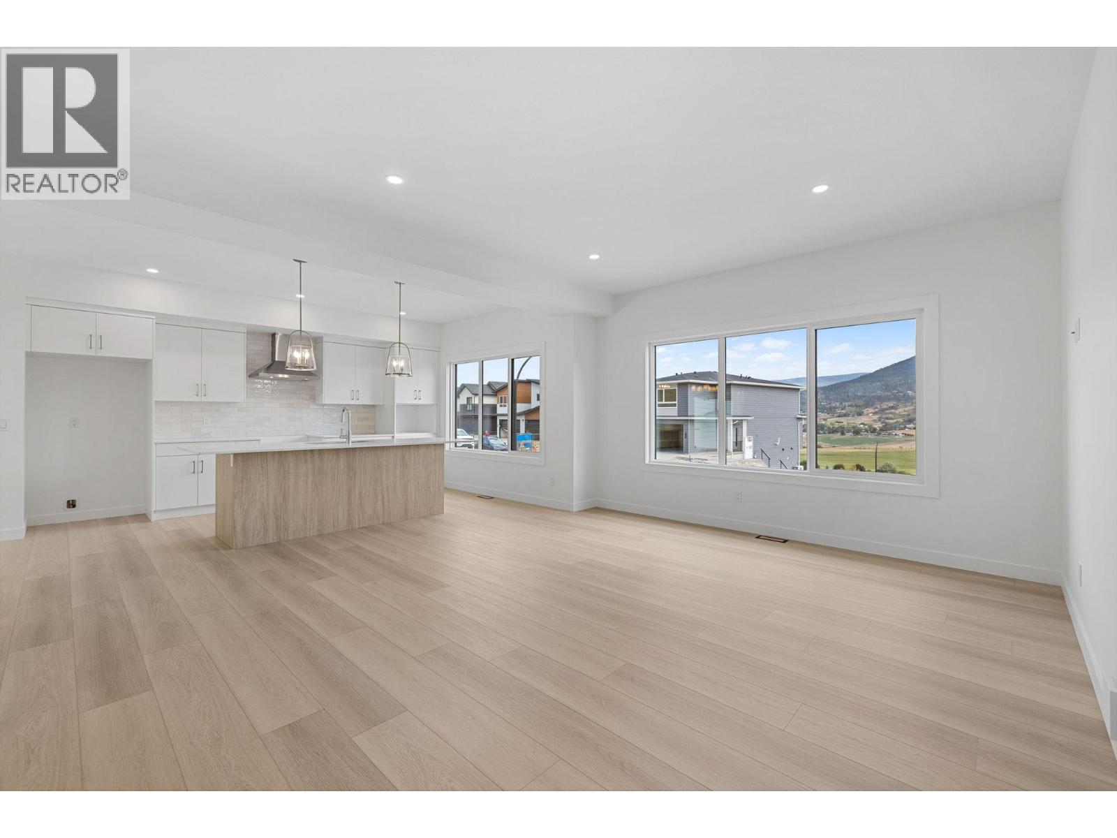 434 Arrowleaf Rise, Coldstream, British Columbia  V1B 2M4 - Photo 8 - 10399516