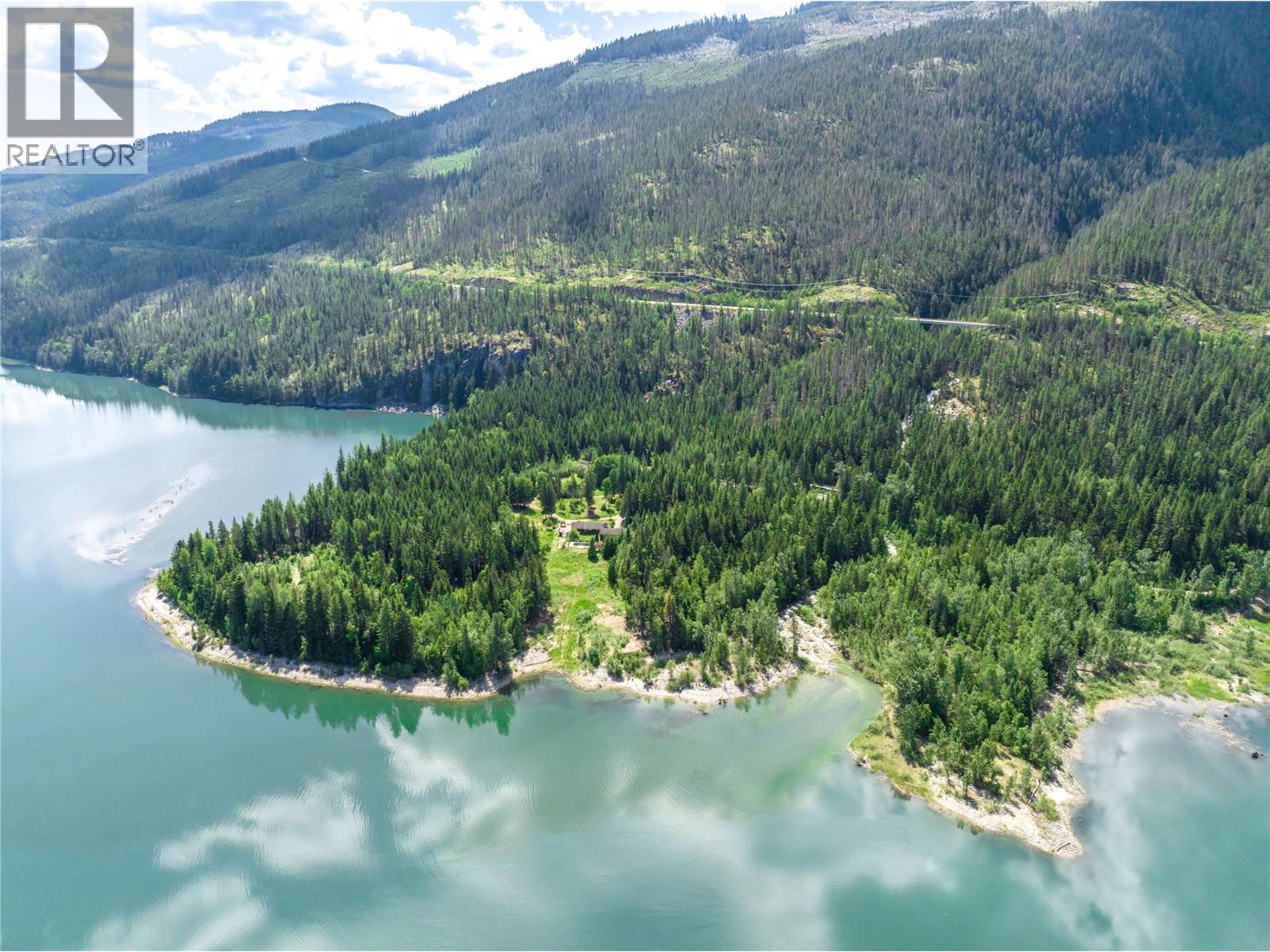 4200 Highway 23 South Highway S, Revelstoke, British Columbia  V0E 2S0 - Photo 1 - 10399057