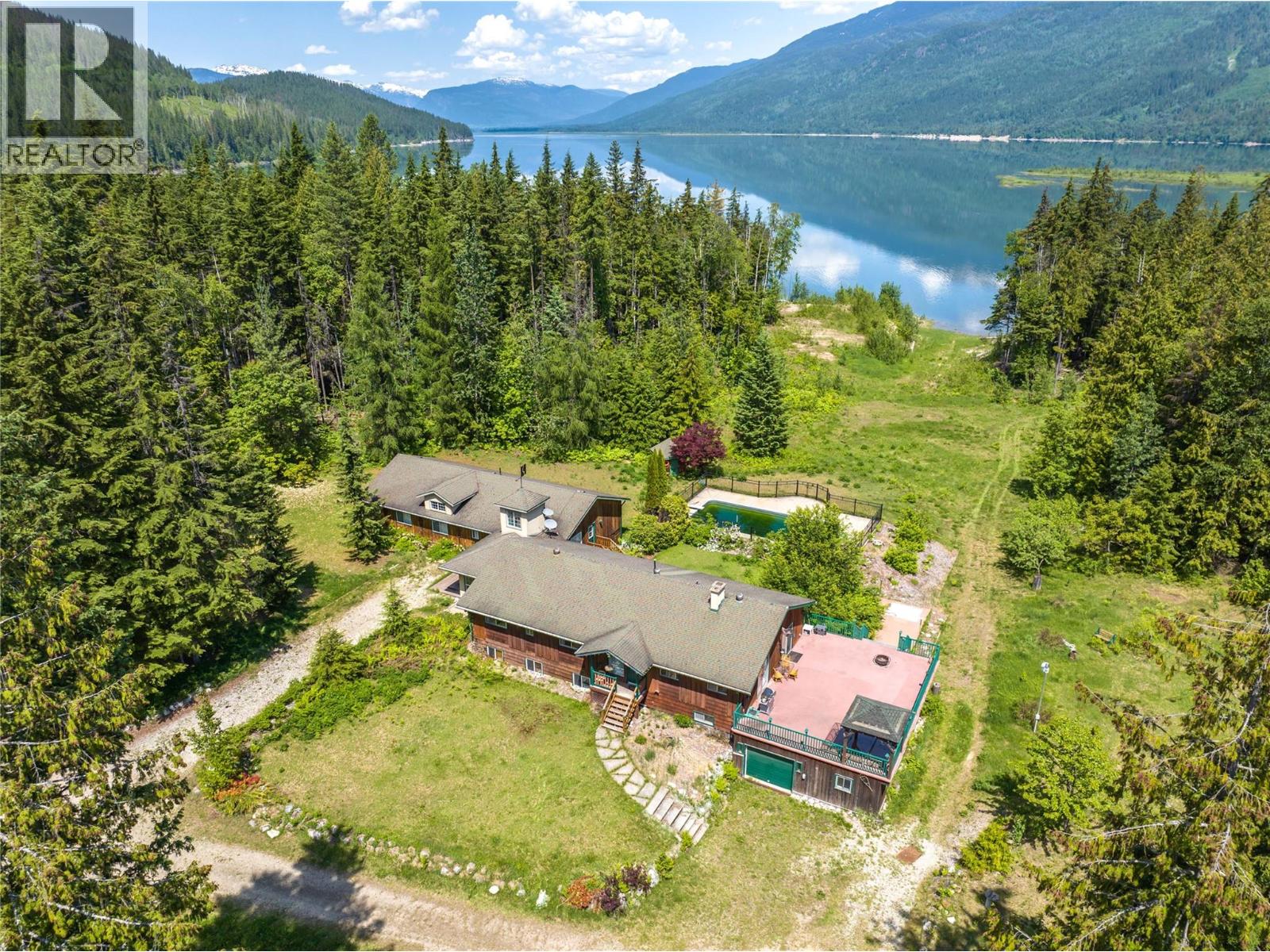 4200 Highway 23 South Highway S, Revelstoke, British Columbia  V0E 2S0 - Photo 11 - 10399057