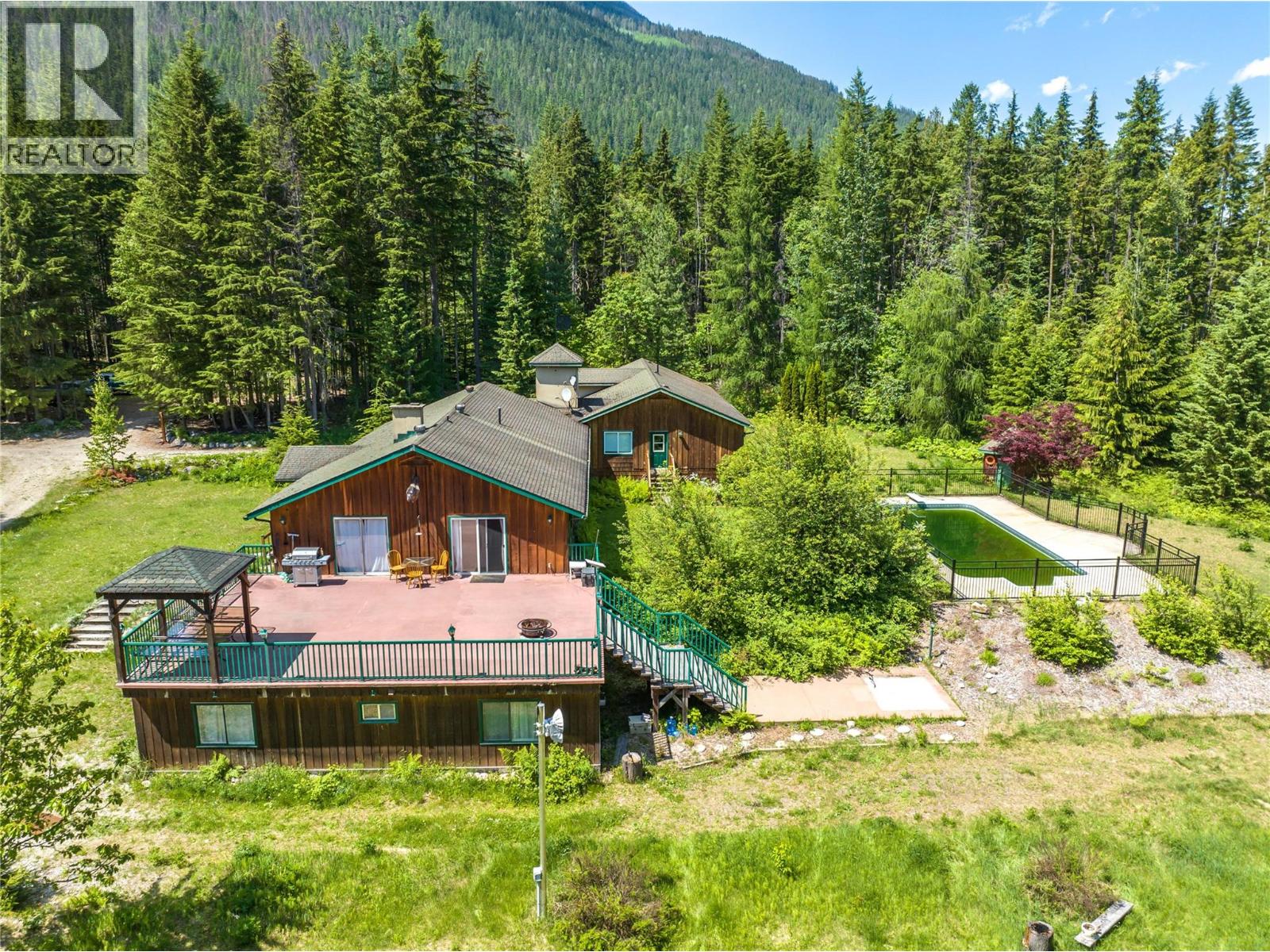 4200 Highway 23 South Highway S, Revelstoke, British Columbia  V0E 2S0 - Photo 17 - 10399057
