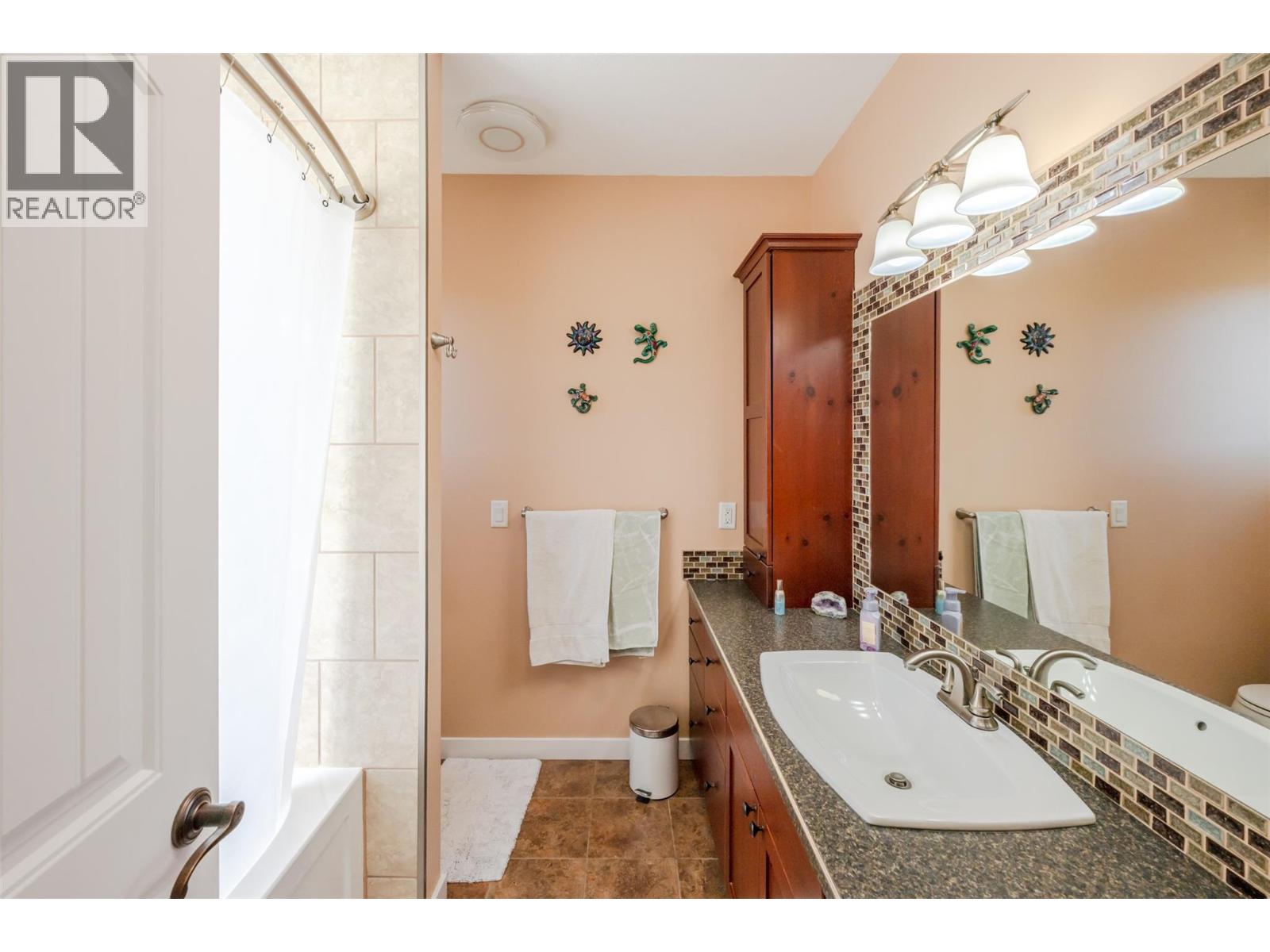 4129 Mclean Creek Road, Okanagan Falls, British Columbia  V0H 1R0 - Photo 48 - 10398807