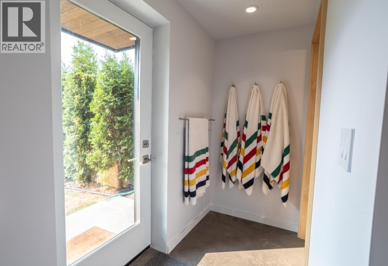 988 3a Highway, Nelson, British Columbia  V1L 6J5 - Photo 33 - 10399616