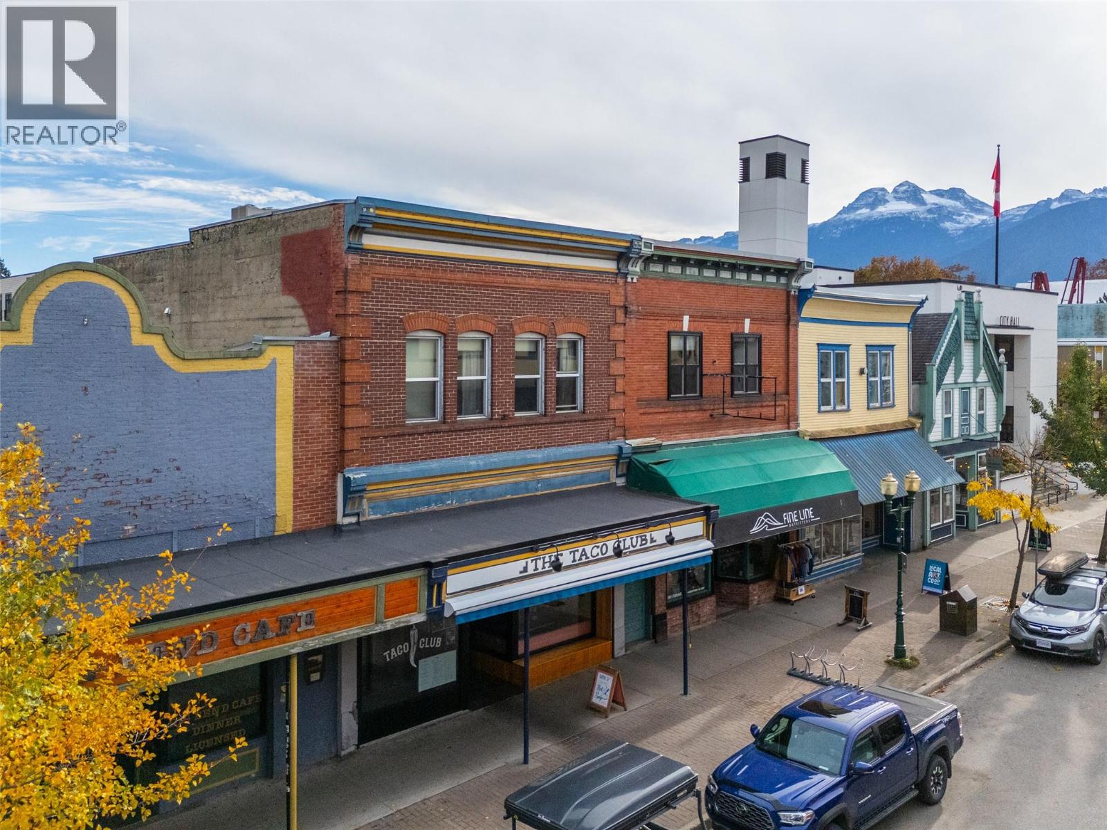 206 Mackenzie Avenue, Revelstoke, British Columbia  V0E 2S0 - Photo 1 - 10399244