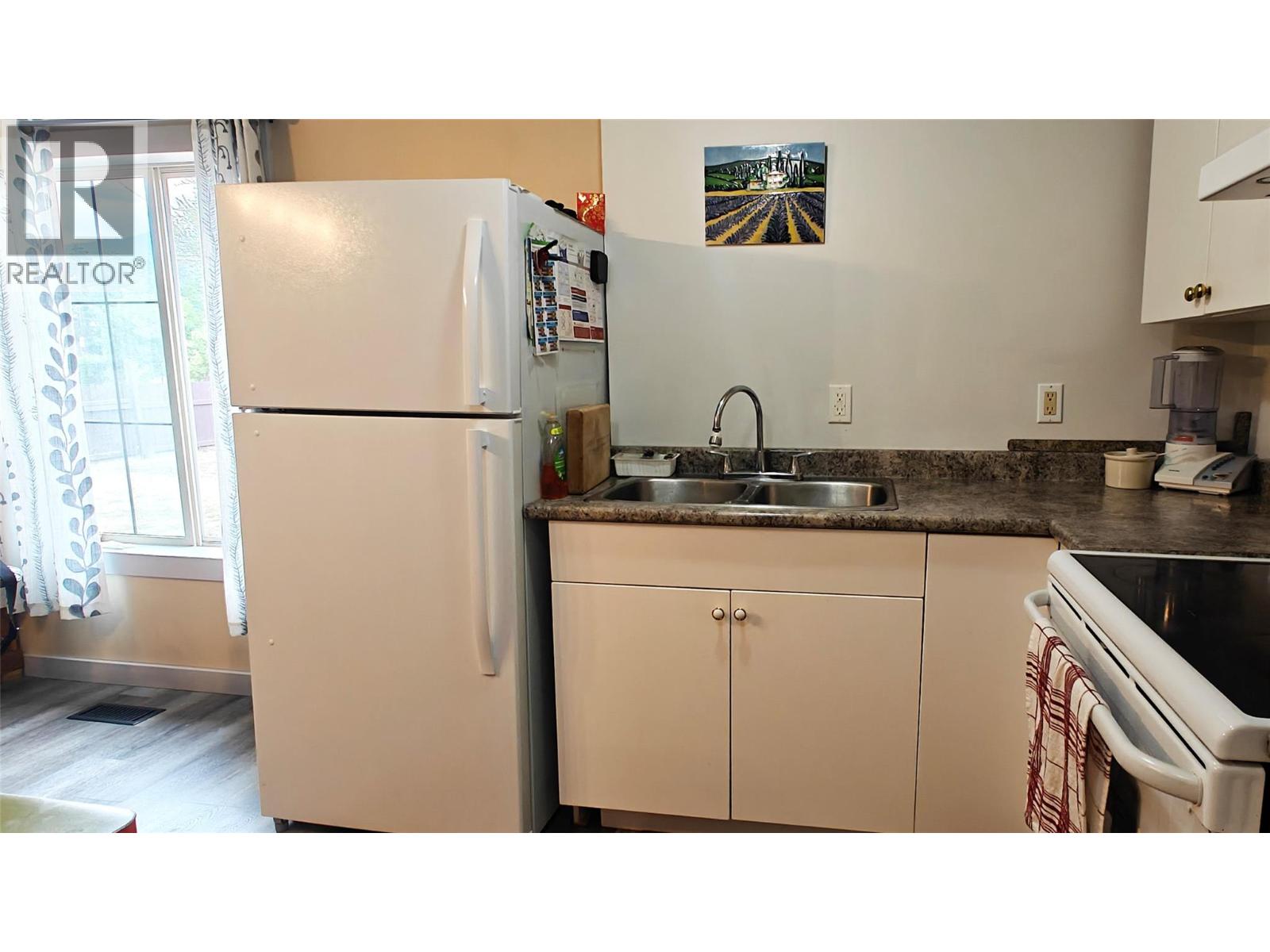 1939 Beaver Street E, Fruitvale, British Columbia  V0G 1L0 - Photo 11 - 10399238